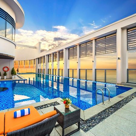 Luxury Apartment - Rooftop Swimming Pool - Beach Front - Hinata Apartment Đà Nẵng Exterior foto