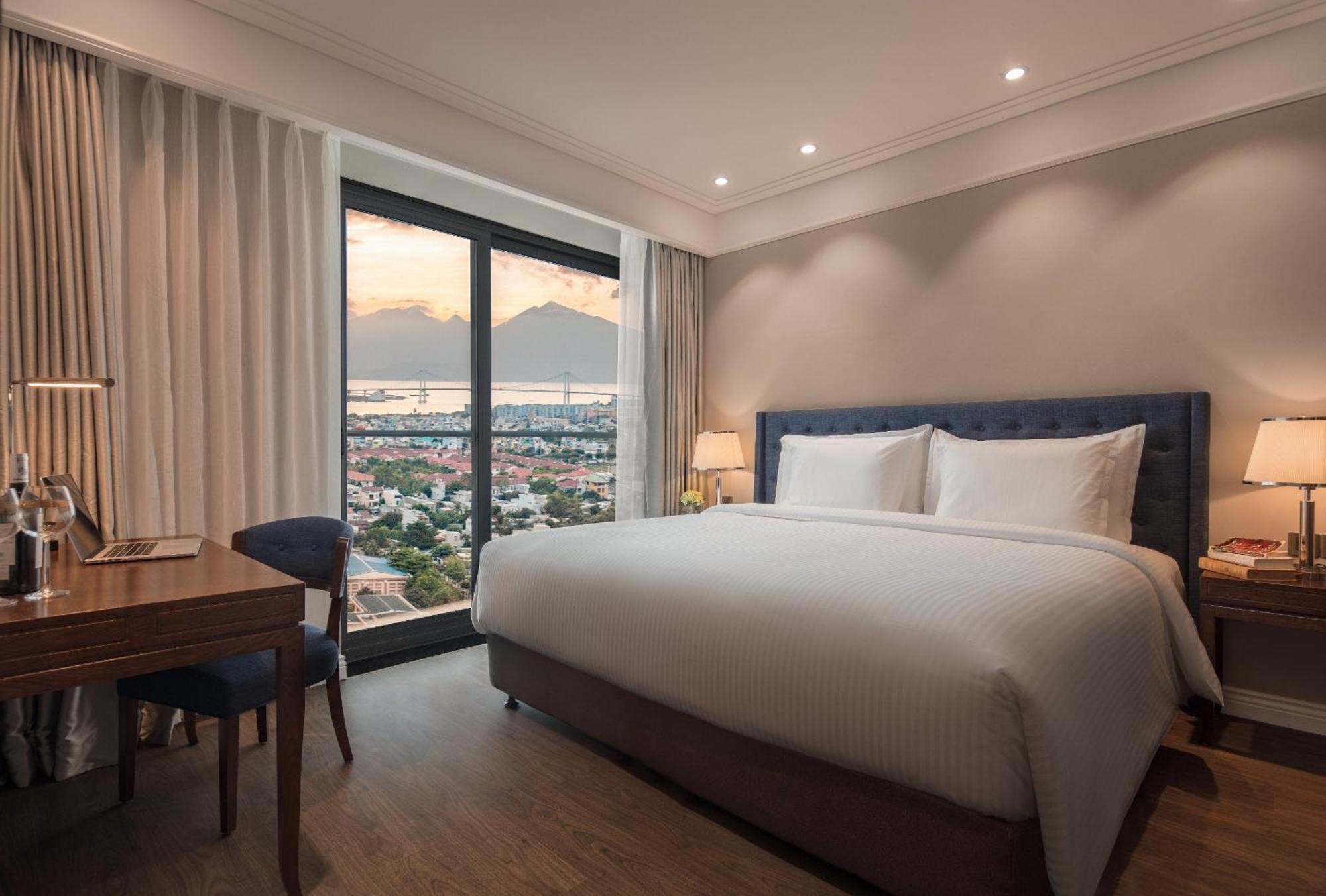 Luxury Apartment - Rooftop Swimming Pool - Beach Front - Hinata Apartment Đà Nẵng Exterior foto