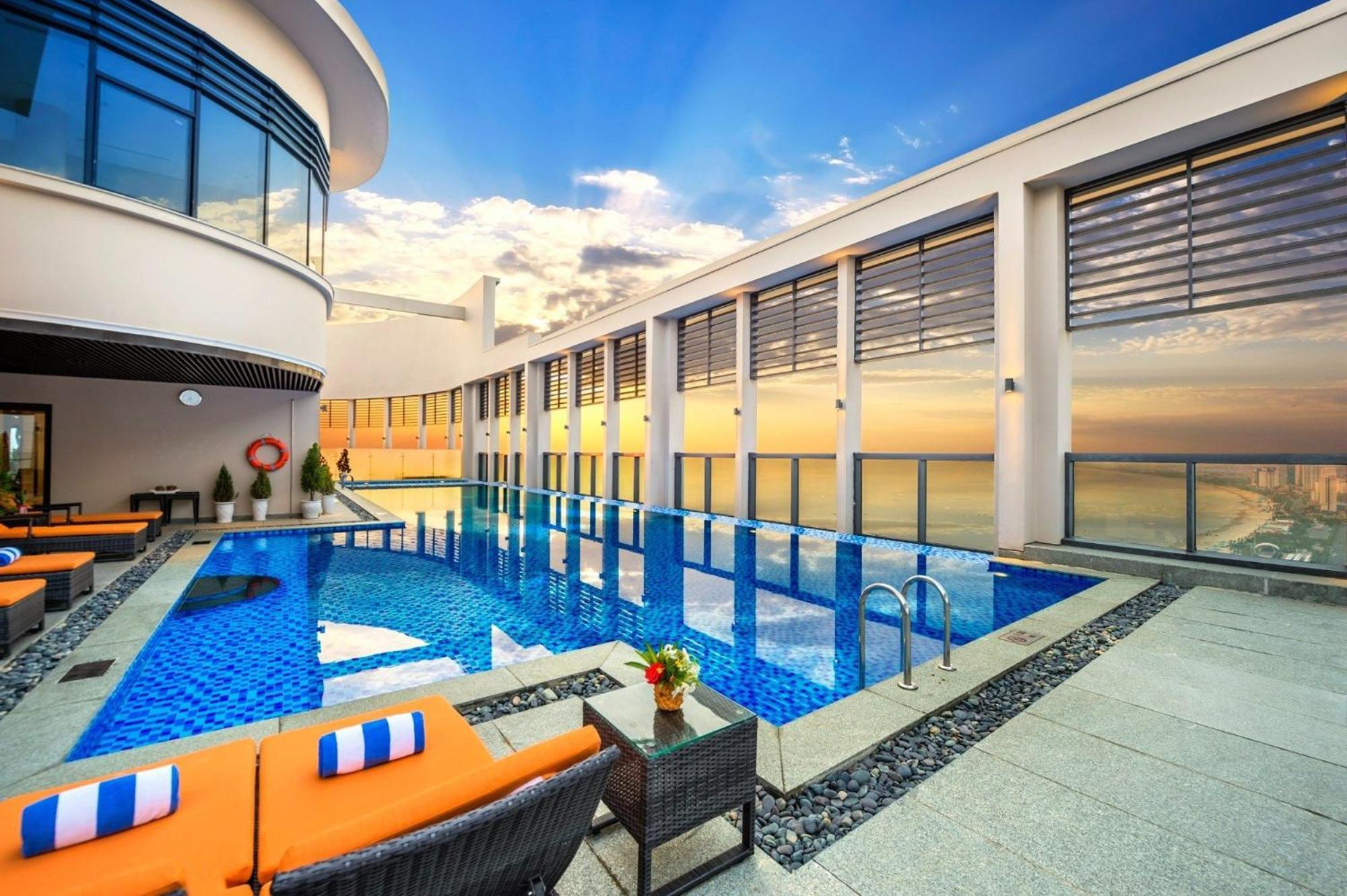 Luxury Apartment - Rooftop Swimming Pool - Beach Front - Hinata Apartment Đà Nẵng Exterior foto