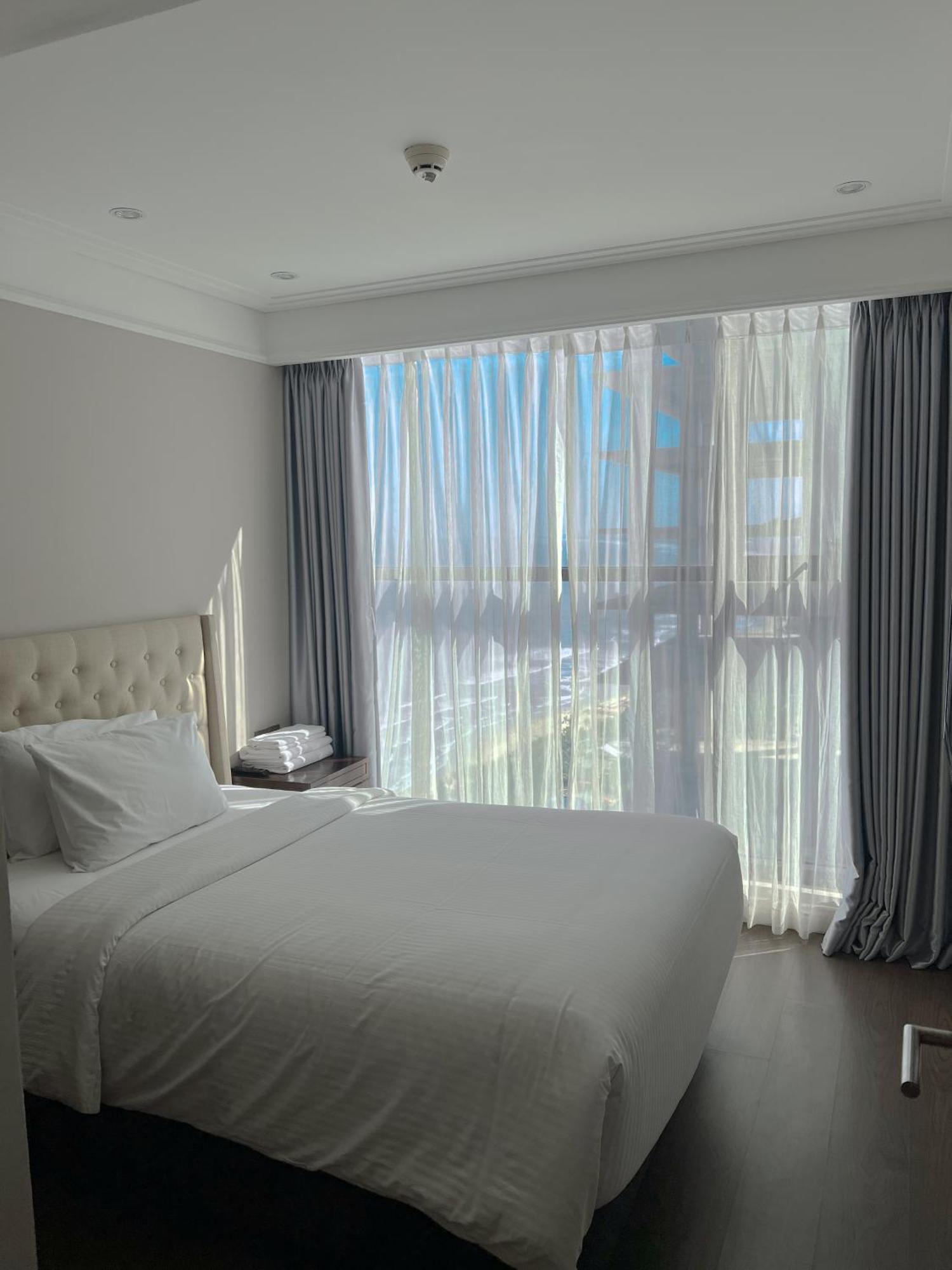 Luxury Apartment - Rooftop Swimming Pool - Beach Front - Hinata Apartment Đà Nẵng Exterior foto